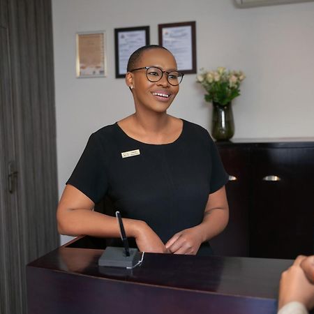 Q'S Boutique Stay Standerton 外观 照片