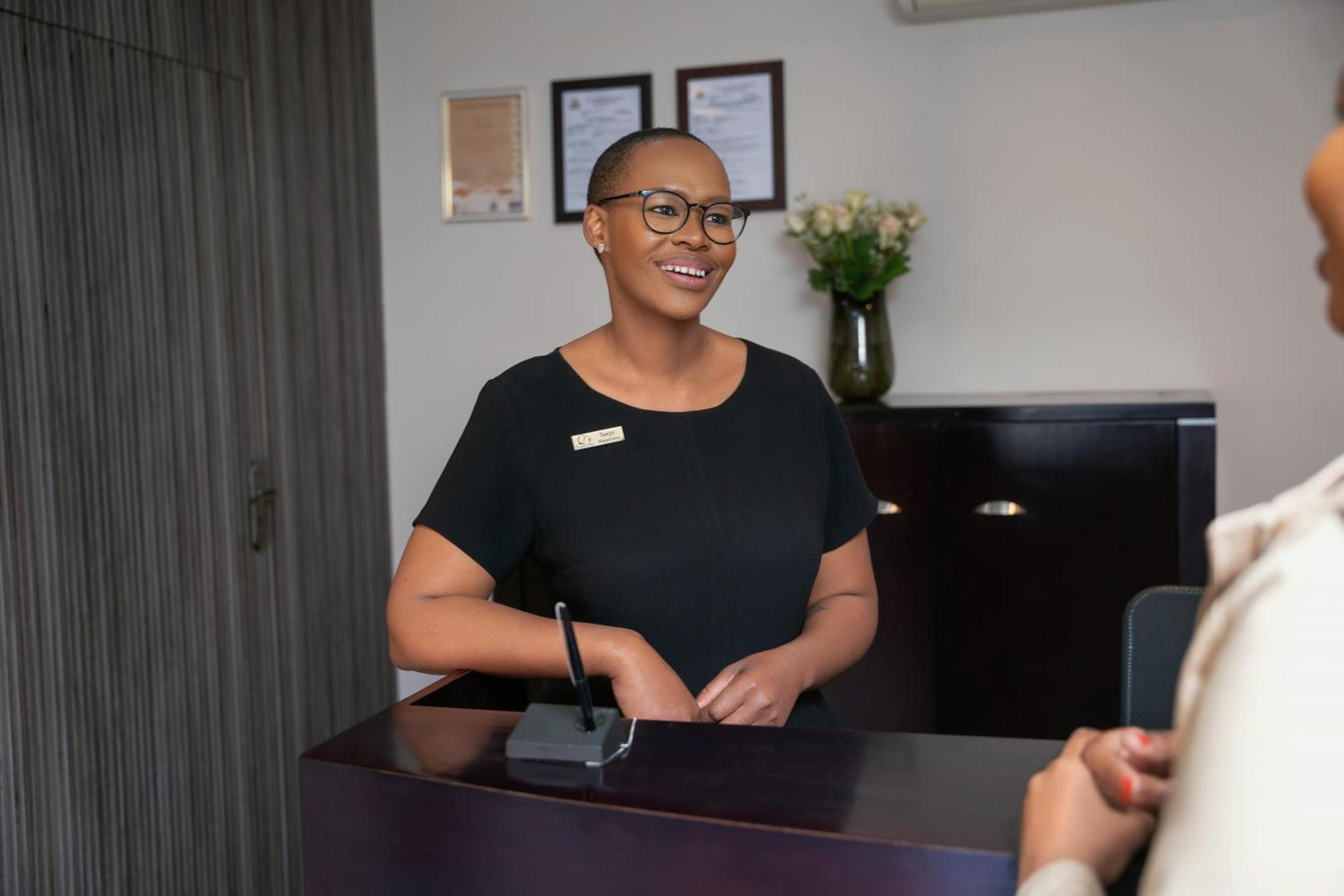 Q'S Boutique Stay Standerton 外观 照片