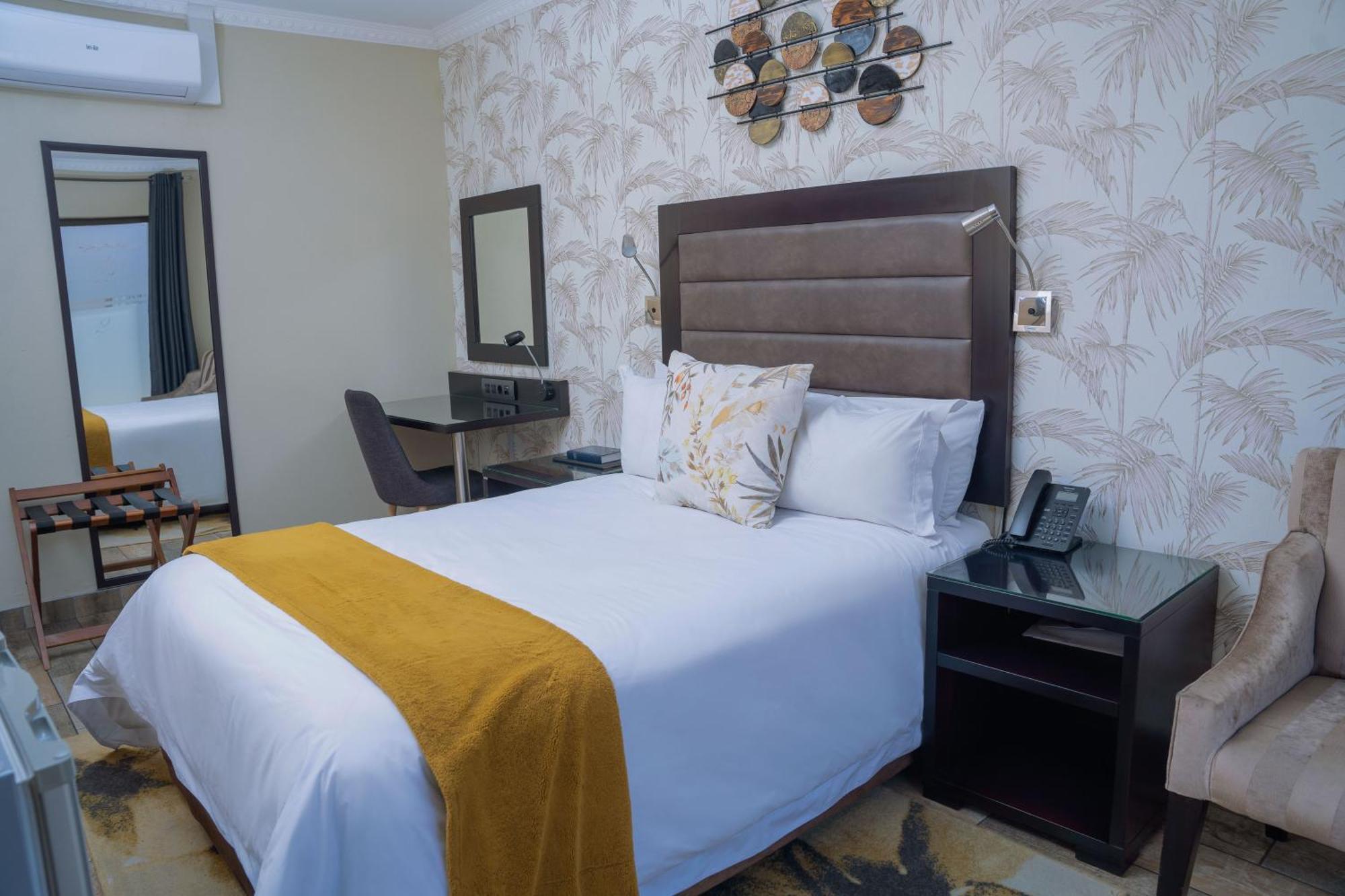 Q'S Boutique Stay Standerton 外观 照片